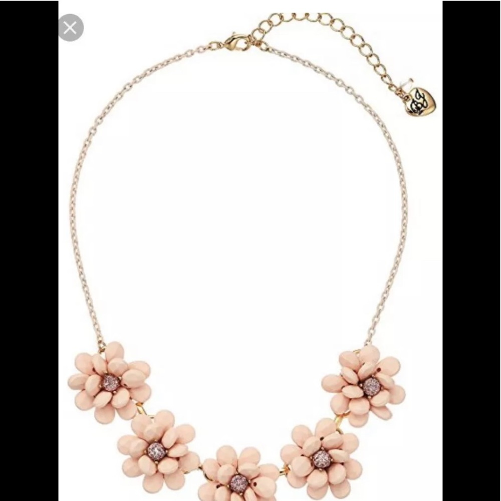 BETSEY JOHNSON MARIE ANTOINETTE  ROSE  NECKLACE